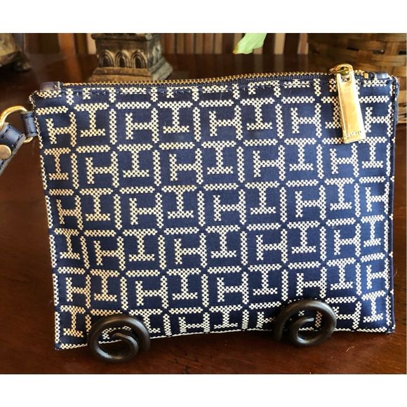 TOMMY HILFIGER - Signature Canvas Wristlet in Navy & White. SO CUTE & NWOT! - Picture 6 of 15